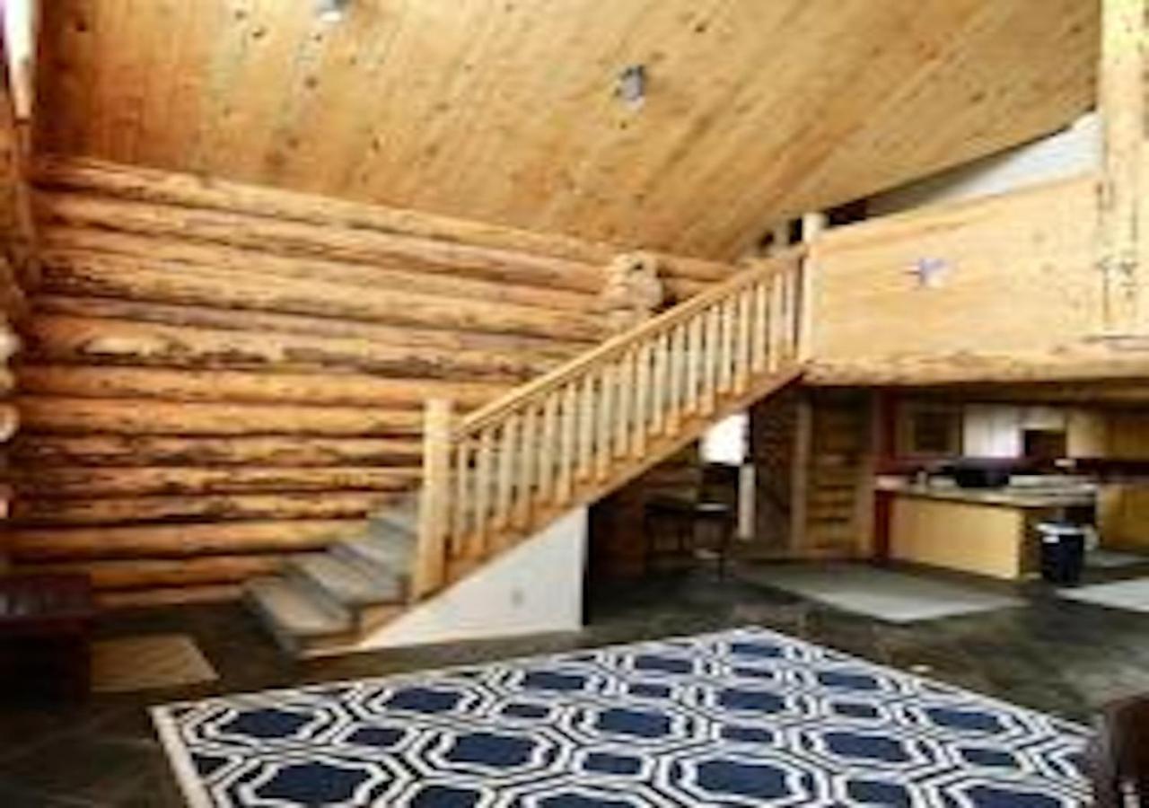 Вілла Log Haven In Бландінґ Екстер'єр фото