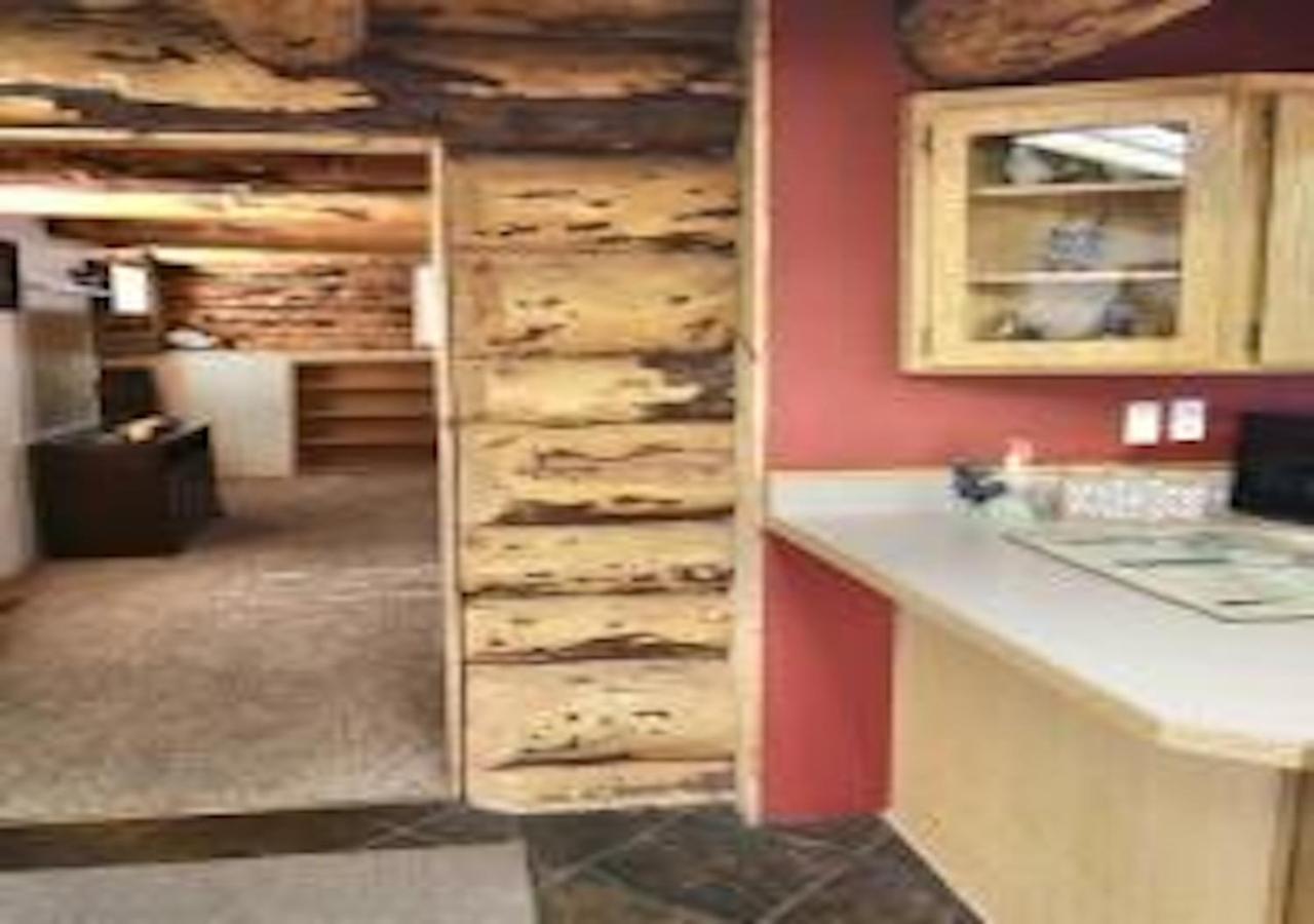 Вілла Log Haven In Бландінґ Екстер'єр фото